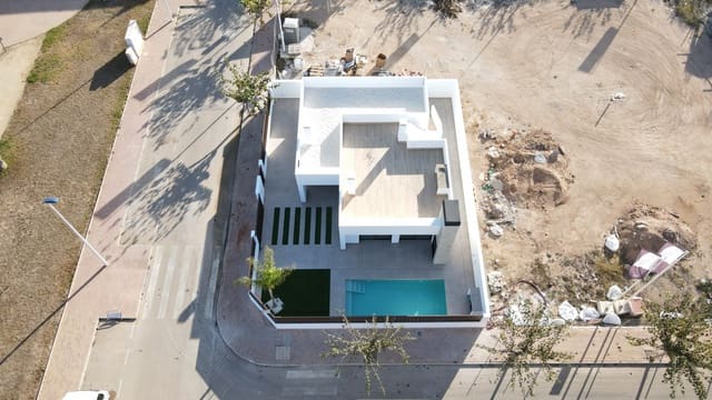 Chalet de 3 habitaciones en San Pedro del Pinatar en venta con piscina - 419.950 € (Ref: 8755124)