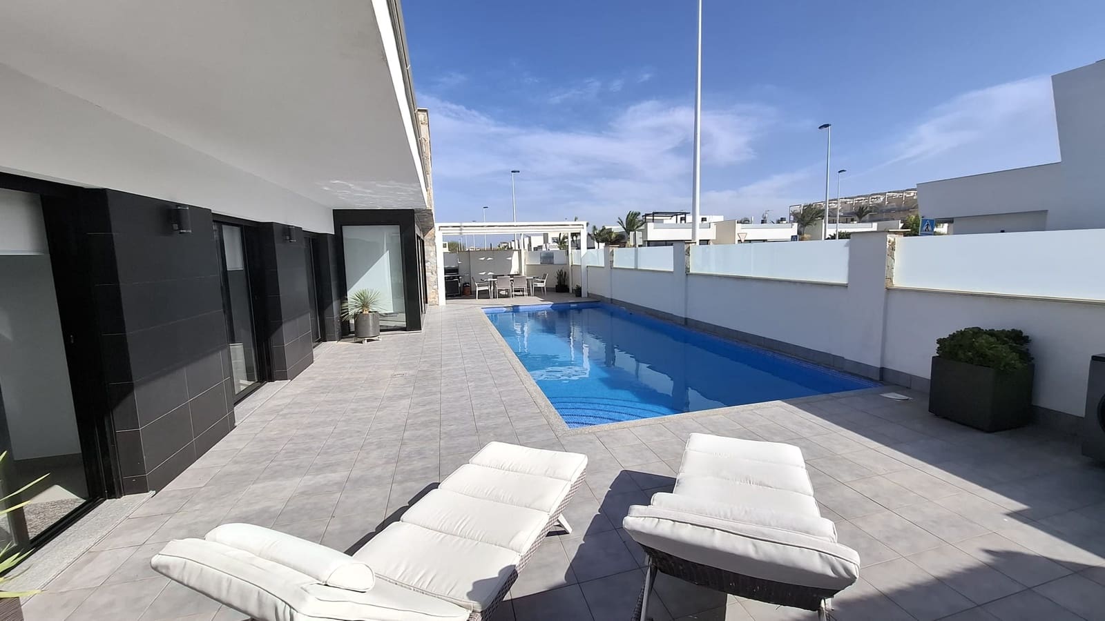 3 makuuhuone Huvila myytävänä paikassa Lo Pagan mukana uima-altaan - 550 000 € (Ref: 8961120)