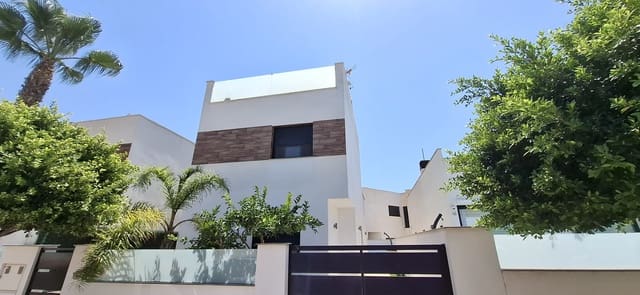 3 soveværelse Villa til salg i Lo Pagan, San Pedro del Pinatar med swimmingpool - € 379.900 (Ref: 9129445)