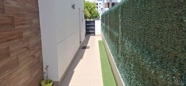 3 soveværelse Villa til salg i Lo Pagan, San Pedro del Pinatar med swimmingpool - € 379.900 (Ref: 9129445)