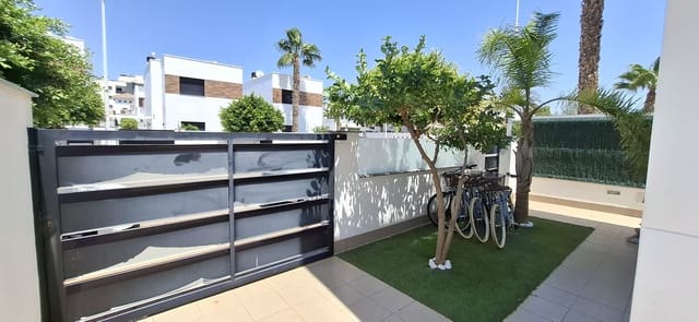 3 soveværelse Villa til salg i Lo Pagan, San Pedro del Pinatar med swimmingpool - € 379.900 (Ref: 9129445)