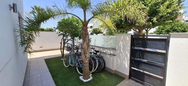 3 soveværelse Villa til salg i Lo Pagan, San Pedro del Pinatar med swimmingpool - € 379.900 (Ref: 9129445)