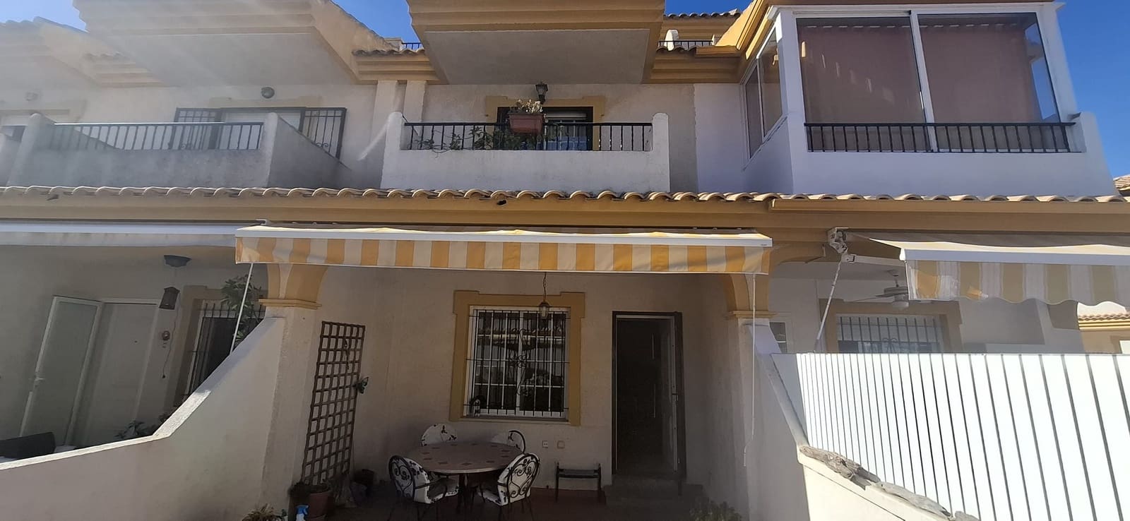 3 soveværelse Byhus til salg i Santiago de la Ribera med swimmingpool - € 164.000 (Ref: 9400518)