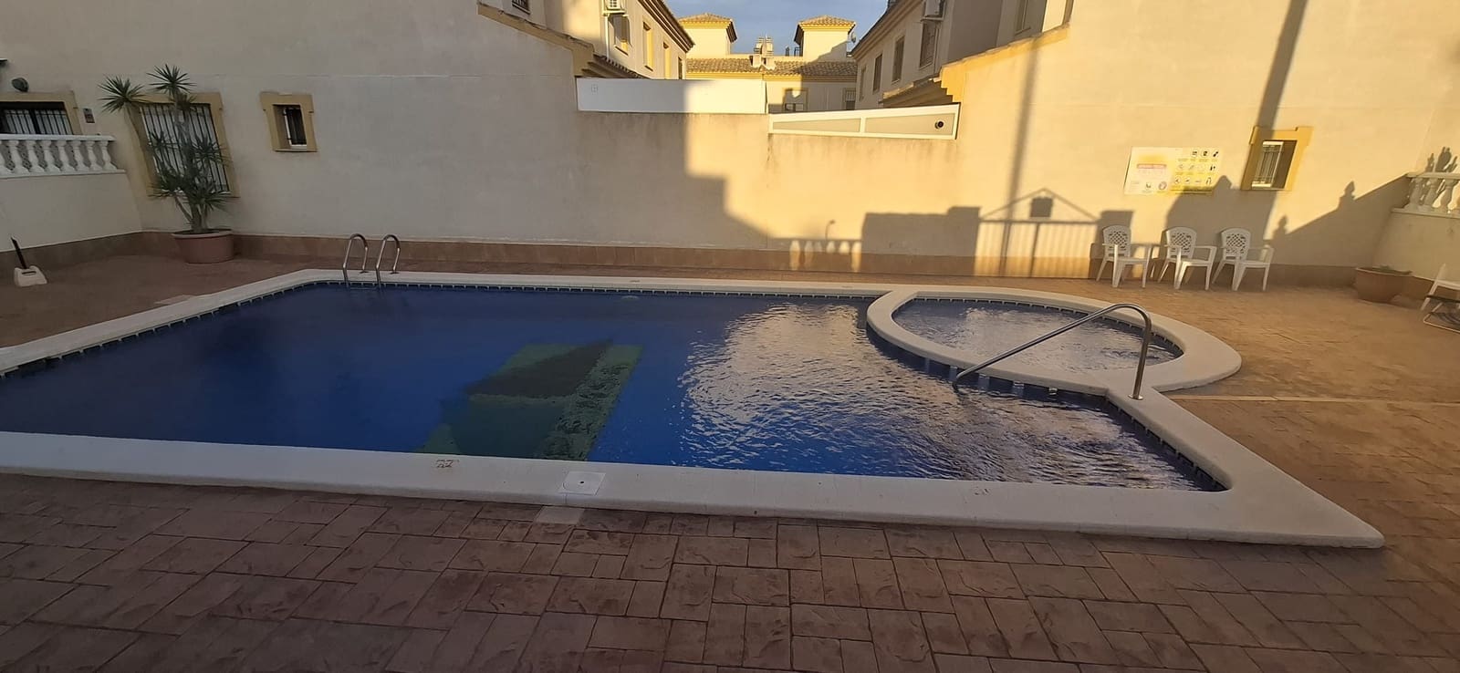 3 soveværelse Byhus til salg i Santiago de la Ribera med swimmingpool - € 164.000 (Ref: 9400518)