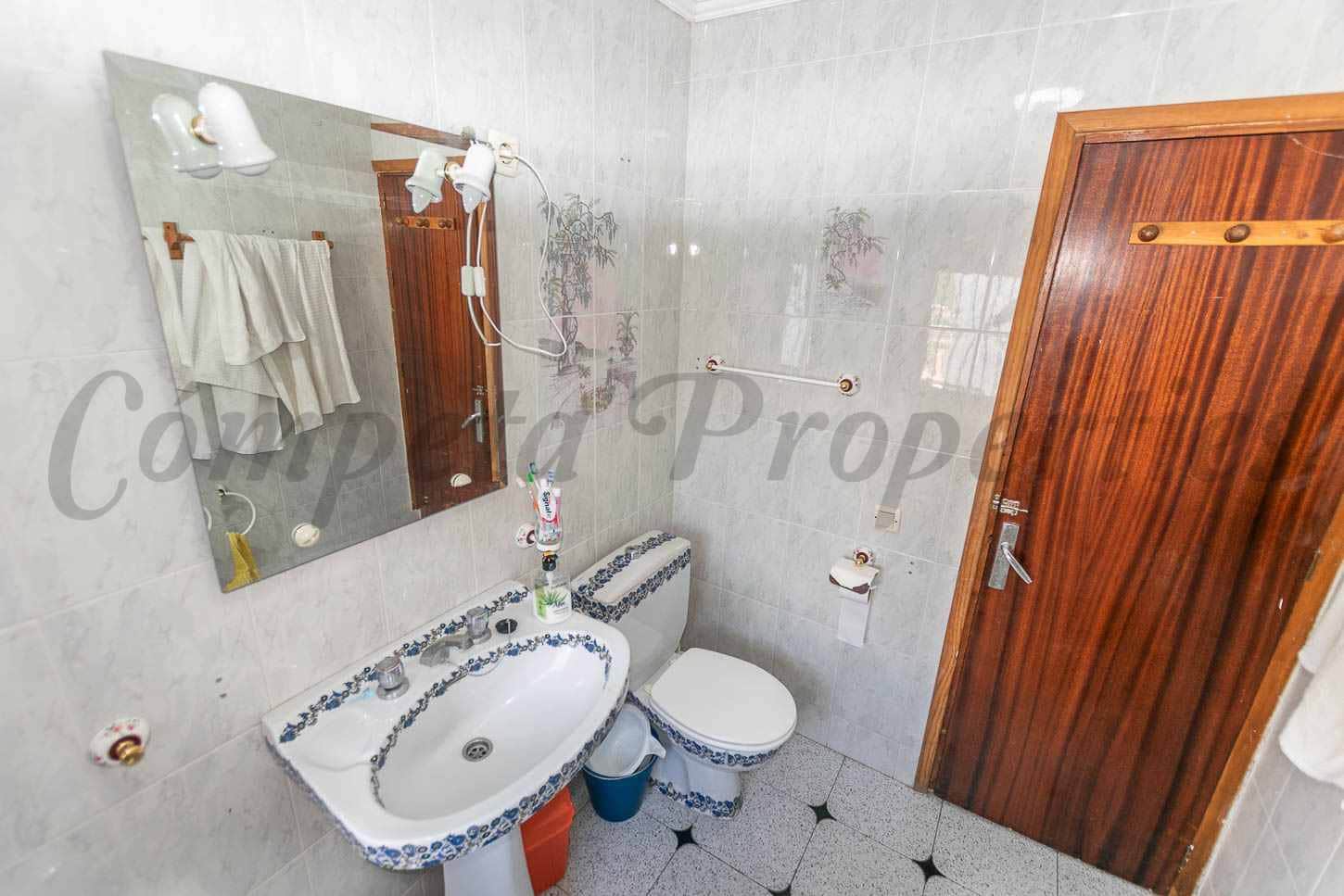 5 bedroom Townhouse for sale in Archez - € 139,680 (Ref: 10001227)