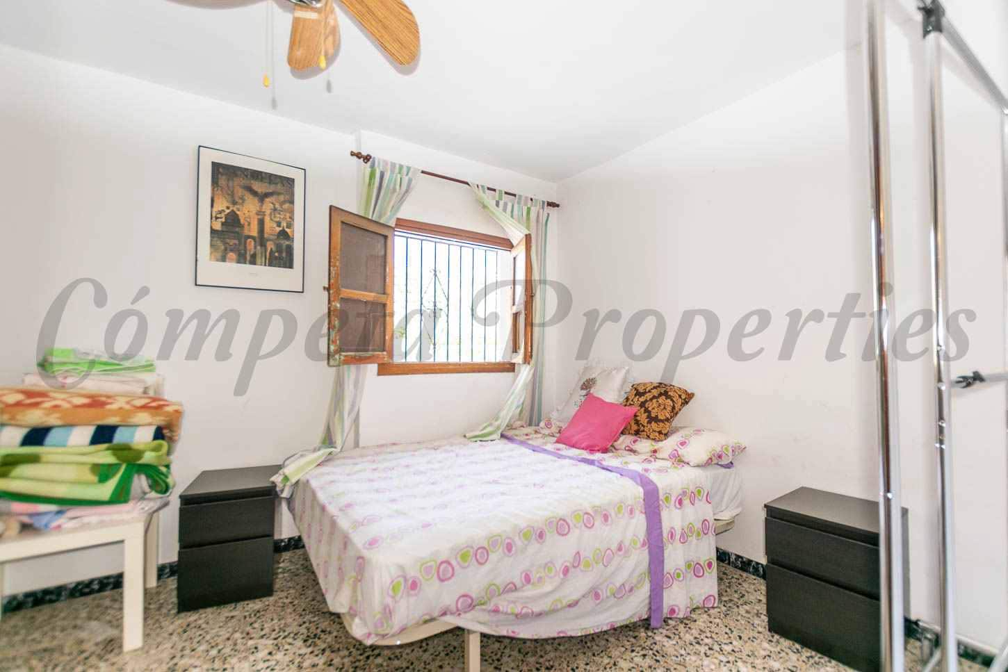 5 bedroom Townhouse for sale in Archez - € 139,680 (Ref: 10001227)
