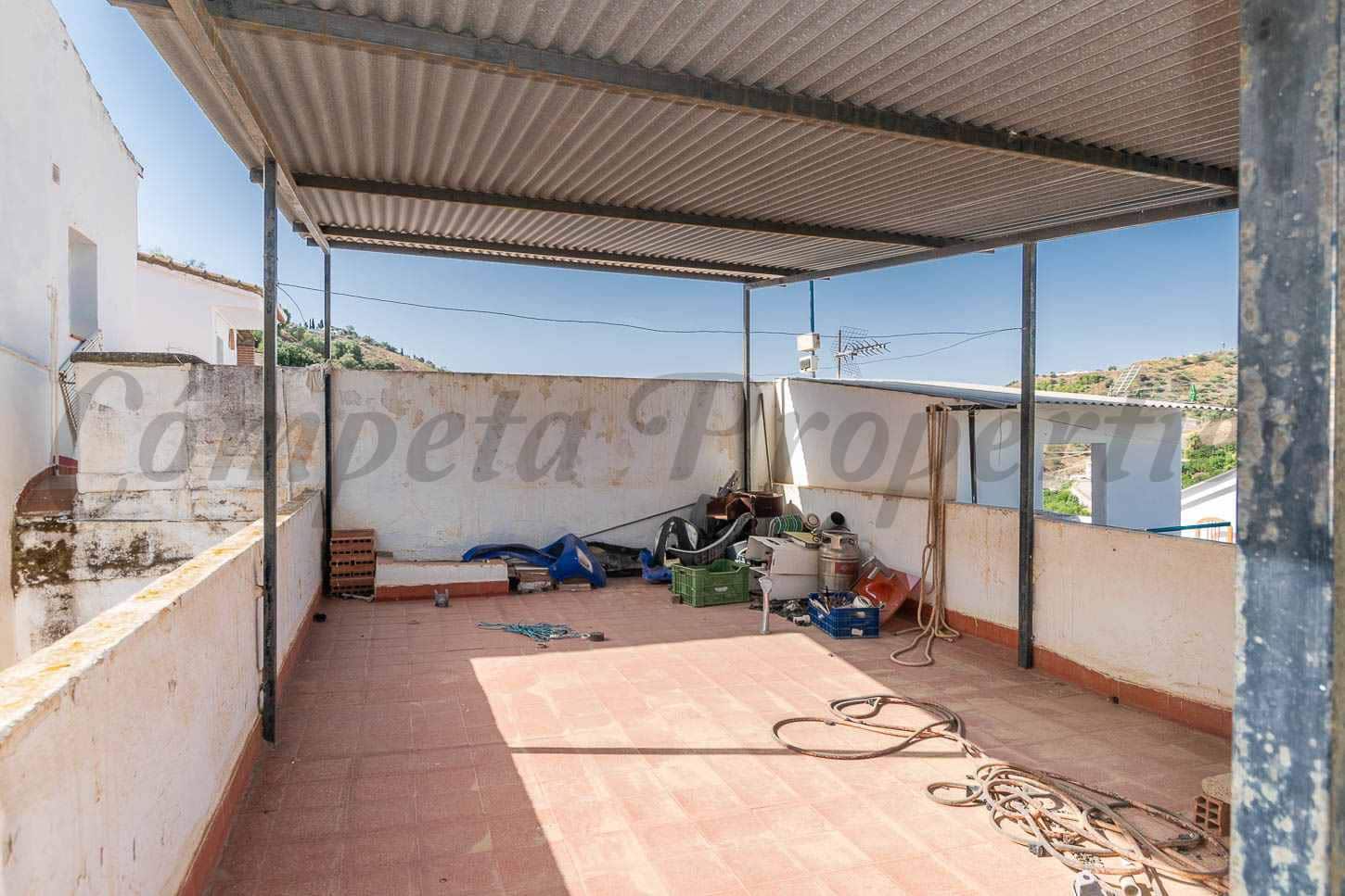 5 bedroom Townhouse for sale in Archez - € 139,680 (Ref: 10001227)
