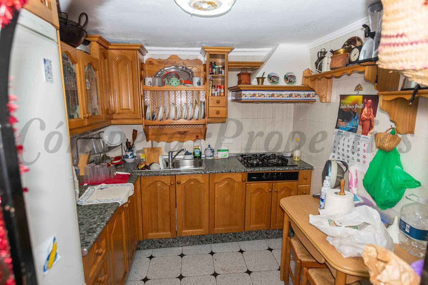 5 bedroom Townhouse for sale in Archez - € 139,680 (Ref: 10001227)