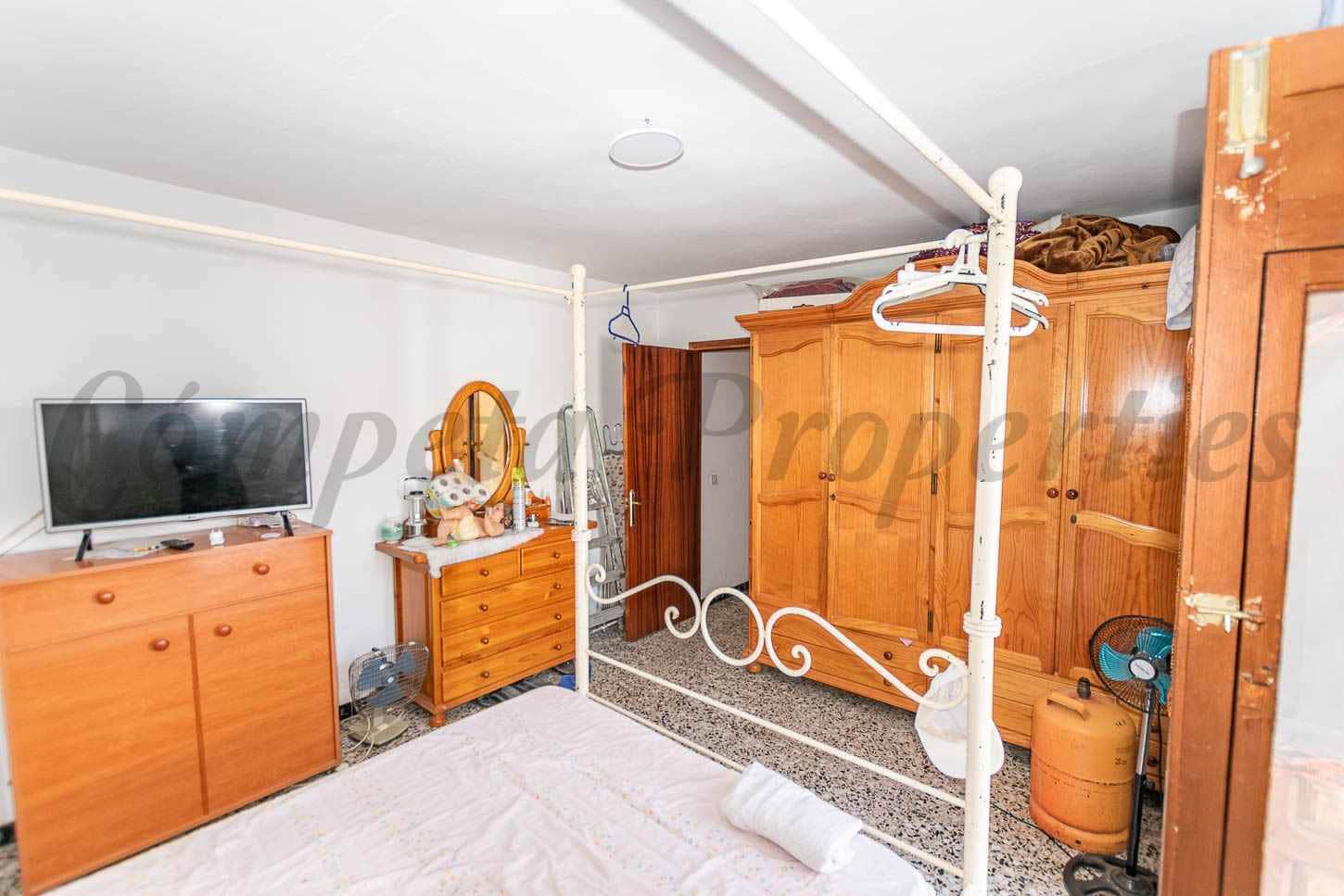 5 bedroom Townhouse for sale in Archez - € 139,680 (Ref: 10001227)