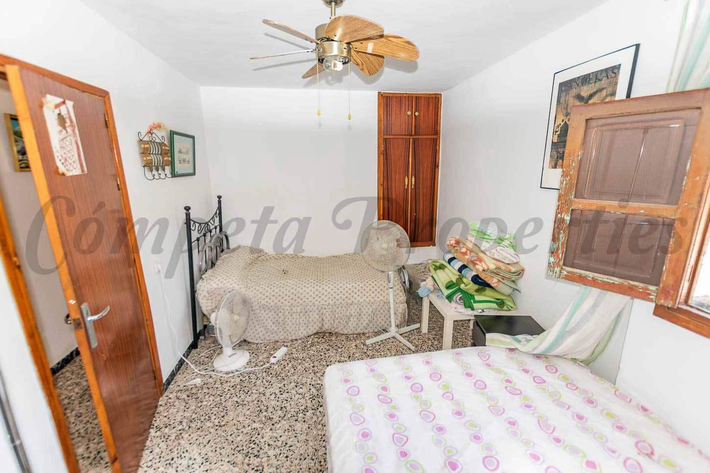 5 bedroom Townhouse for sale in Archez - € 139,680 (Ref: 10001227)