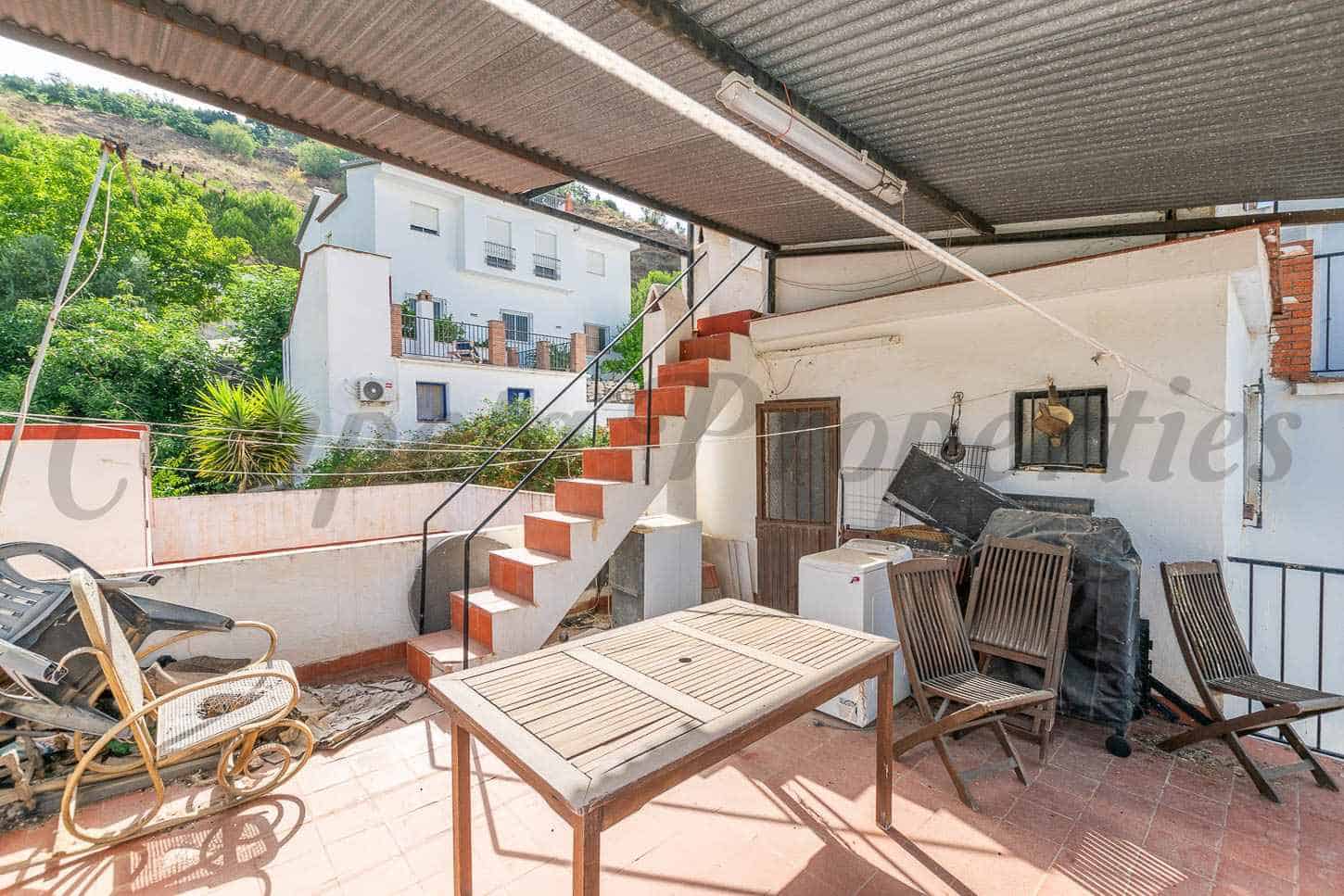 5 bedroom Townhouse for sale in Archez - € 139,680 (Ref: 10001227)