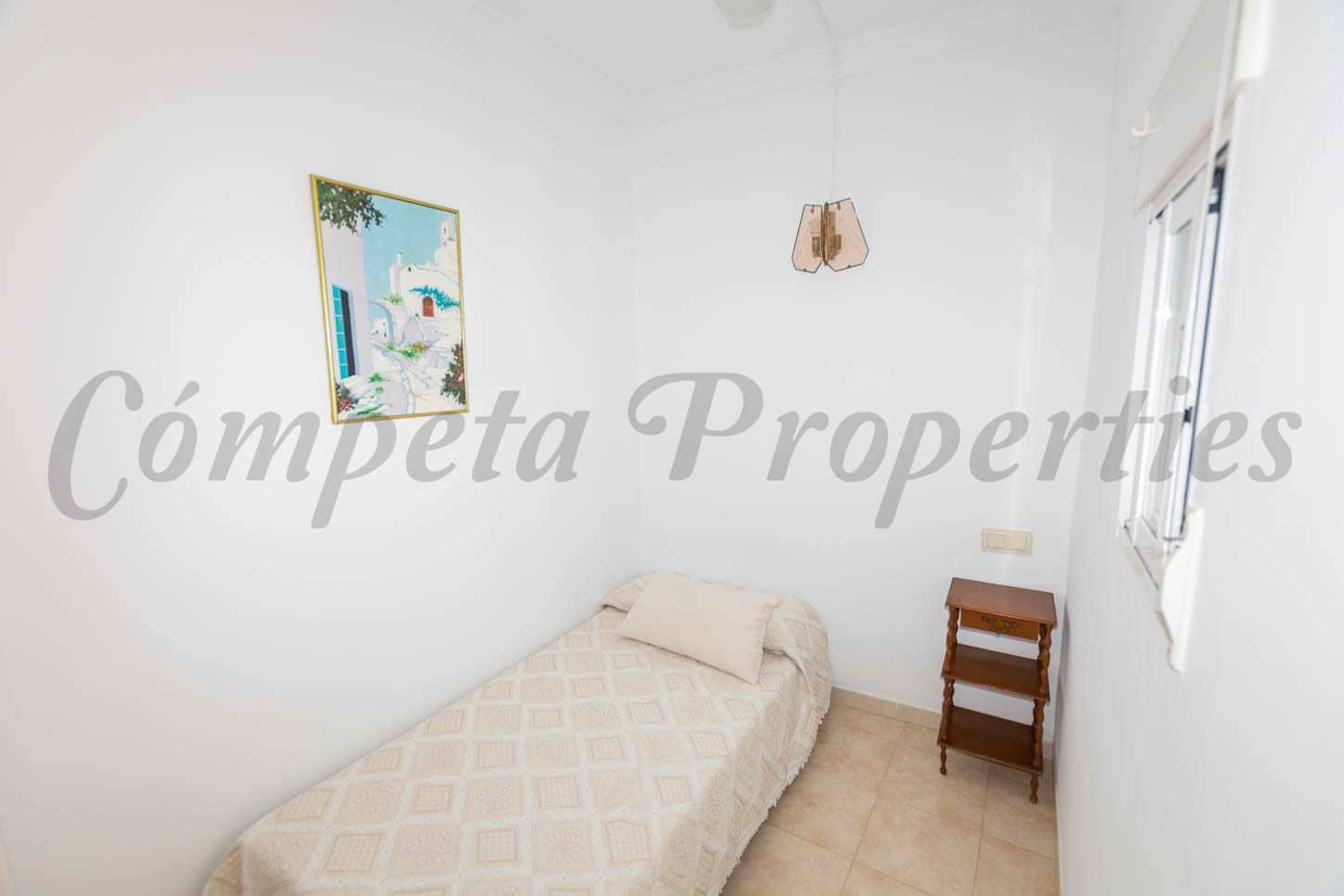 2 slaapkamer Appartement te huur in Nerja - € 700 (Ref: 10004294)