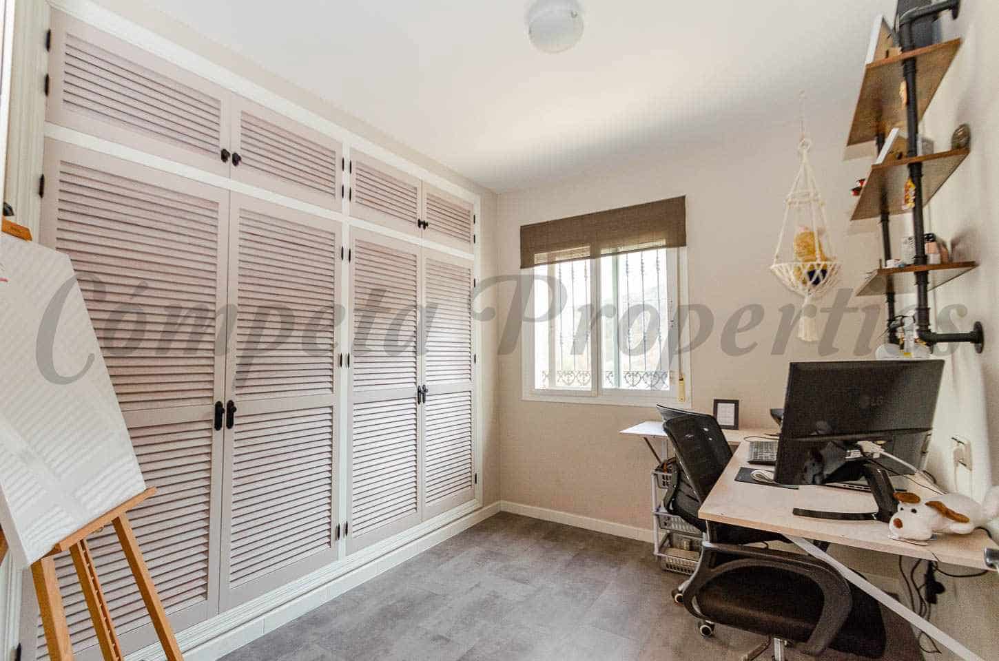 4 Zimmer Finca/Landgut zu verkaufen in Sayalonga mit Pool Garage - 480.000 € (Ref: 10004314)
