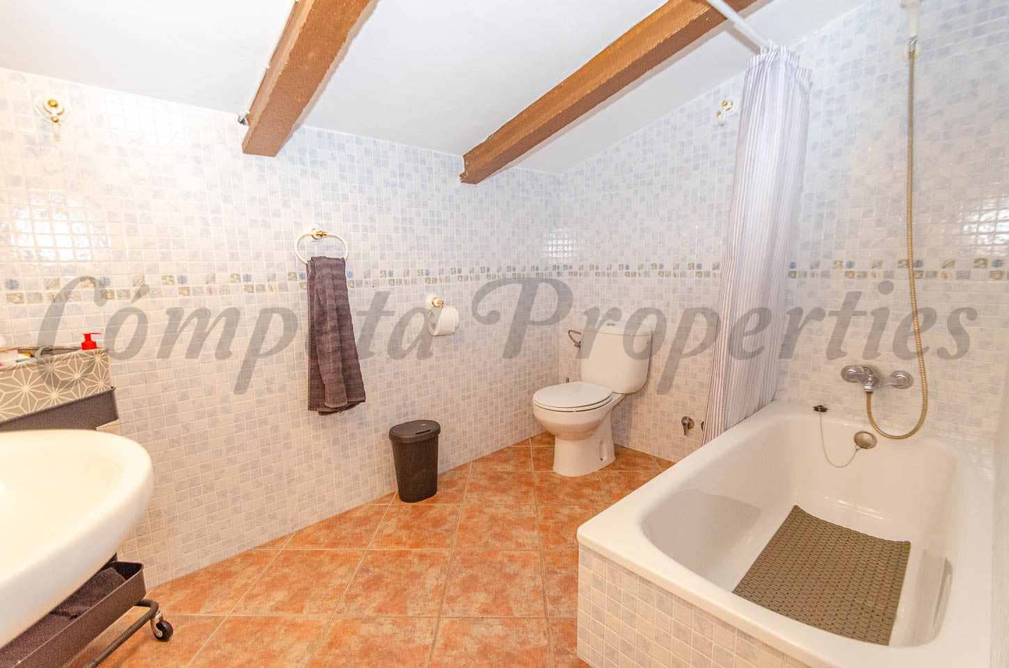 4 Zimmer Finca/Landgut zu verkaufen in Sayalonga mit Pool Garage - 480.000 € (Ref: 10004314)