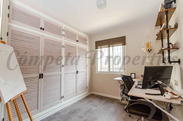 4 Zimmer Finca/Landgut zu verkaufen in Sayalonga mit Pool Garage - 480.000 € (Ref: 10004314)
