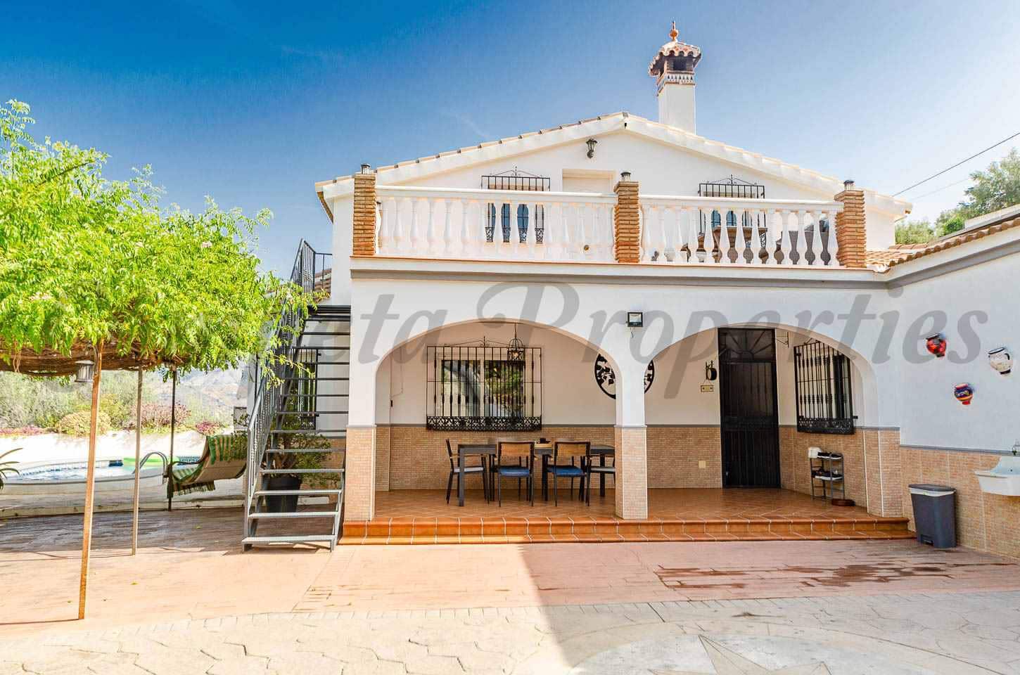 4 Zimmer Finca/Landgut zu verkaufen in Sayalonga mit Pool Garage - 480.000 € (Ref: 10004314)