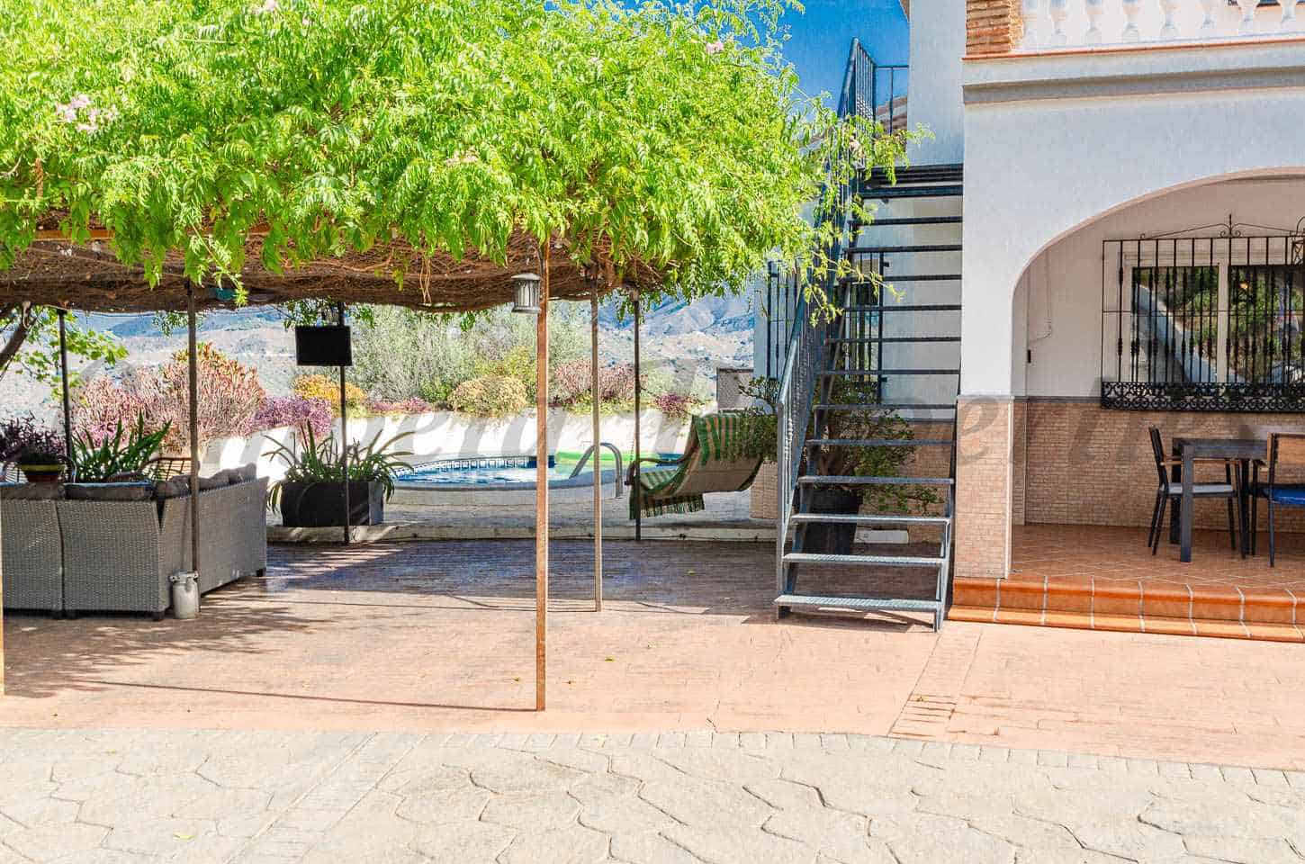 4 Zimmer Finca/Landgut zu verkaufen in Sayalonga mit Pool Garage - 480.000 € (Ref: 10004314)