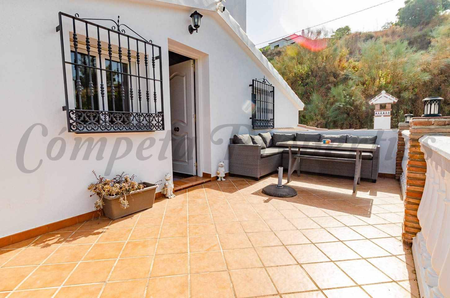 4 Zimmer Finca/Landgut zu verkaufen in Sayalonga mit Pool Garage - 480.000 € (Ref: 10004314)