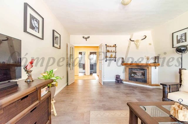 4 Zimmer Finca/Landgut zu verkaufen in Sayalonga mit Pool Garage - 480.000 € (Ref: 10004314)