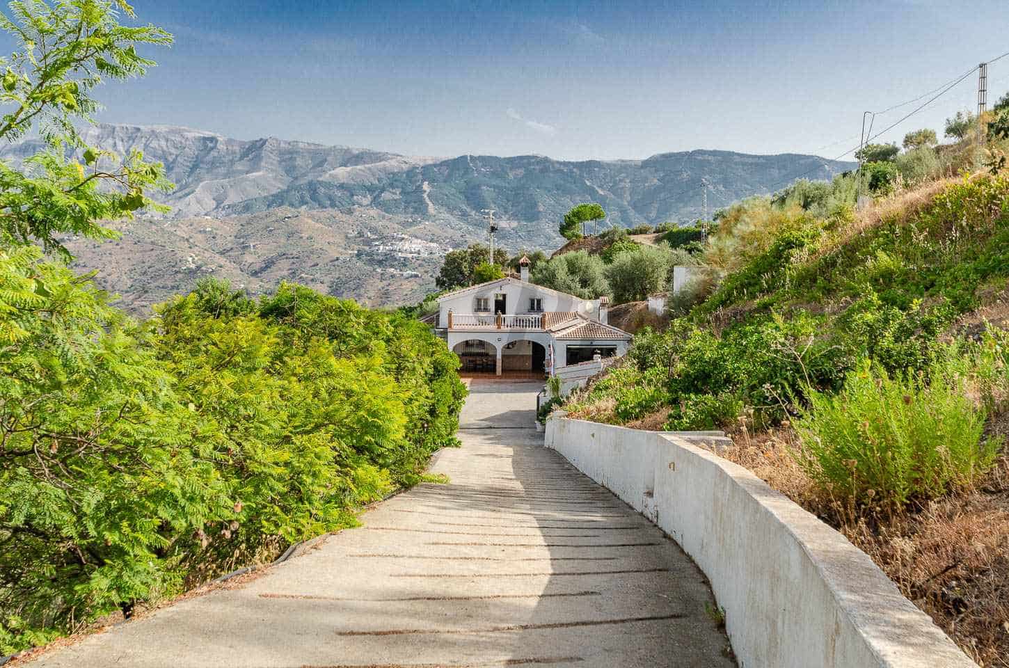 4 Zimmer Finca/Landgut zu verkaufen in Sayalonga mit Pool Garage - 480.000 € (Ref: 10004314)