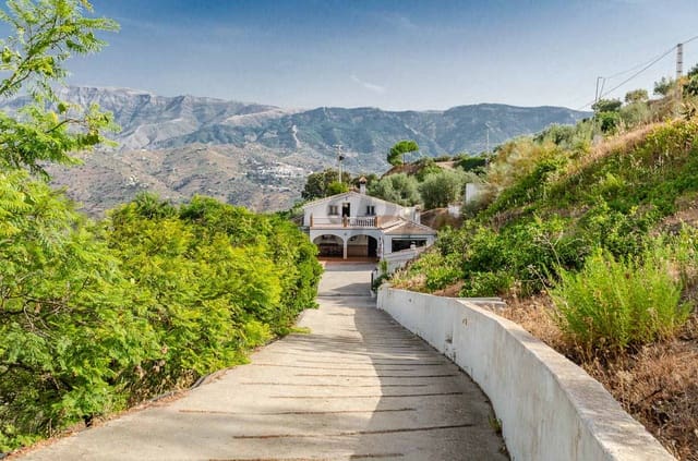 4 Zimmer Finca/Landgut zu verkaufen in Sayalonga mit Pool Garage - 480.000 € (Ref: 10004314)