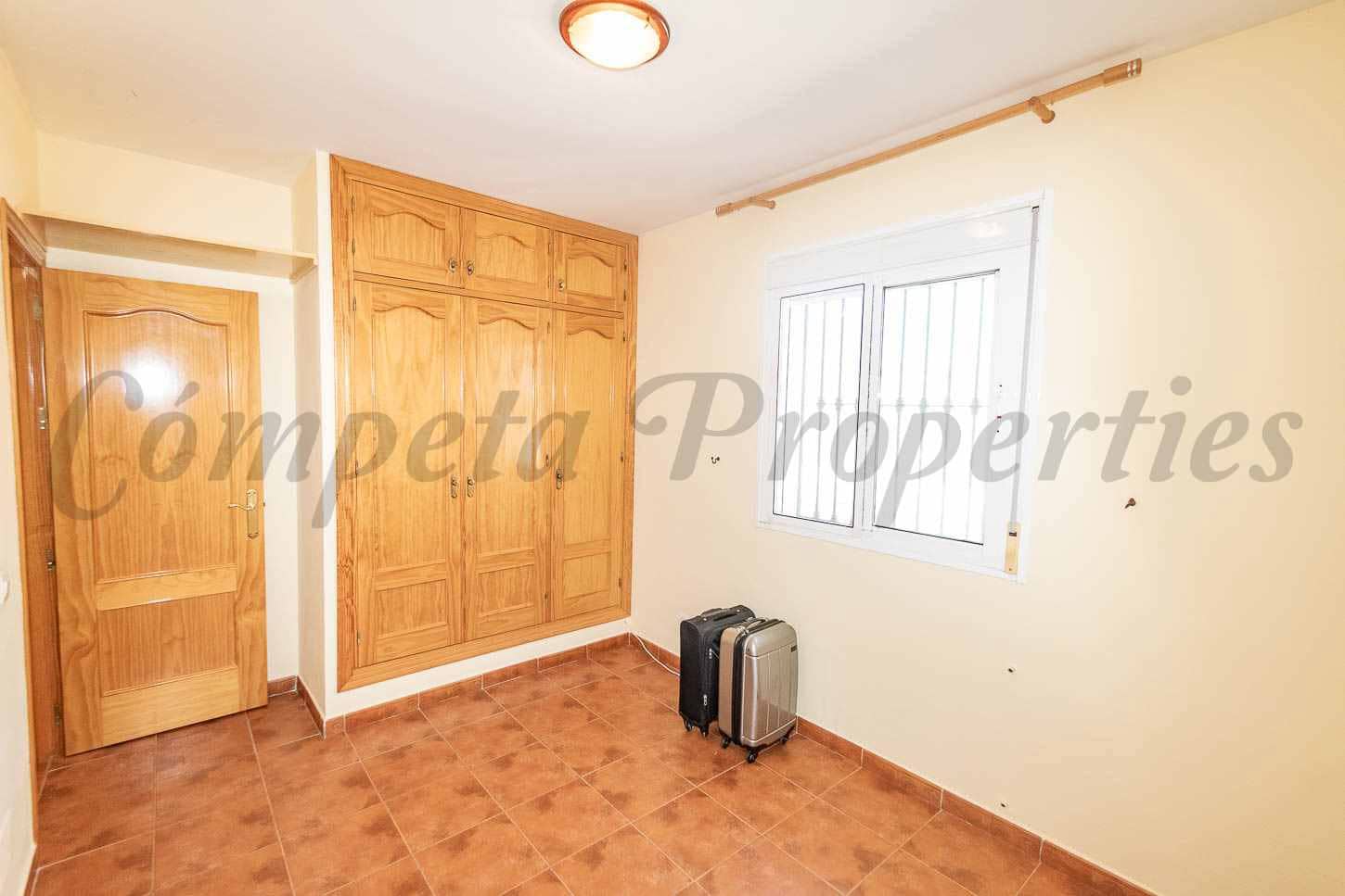 3 chambre Finca/Maison de Campagne à vendre à Competa avec piscine garage - 362 000 € (Ref: 10007685)