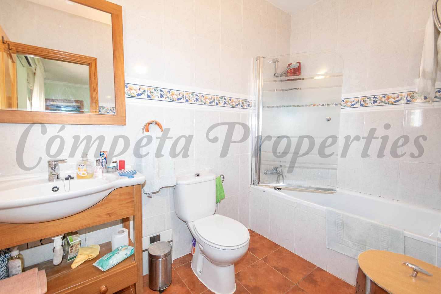 3 chambre Finca/Maison de Campagne à vendre à Competa avec piscine garage - 362 000 € (Ref: 10007685)