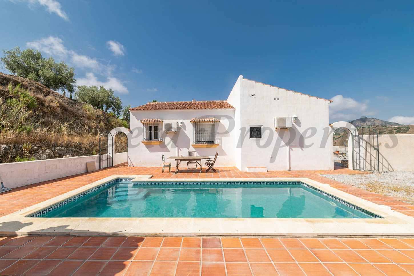 3 chambre Finca/Maison de Campagne à vendre à Competa avec piscine garage - 362 000 € (Ref: 10007685)