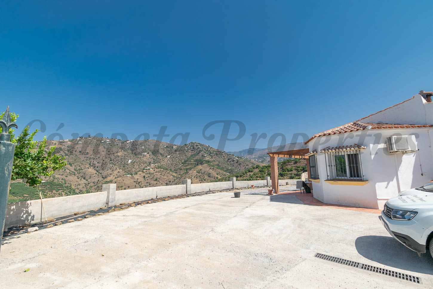 3 chambre Finca/Maison de Campagne à vendre à Competa avec piscine garage - 362 000 € (Ref: 10007685)