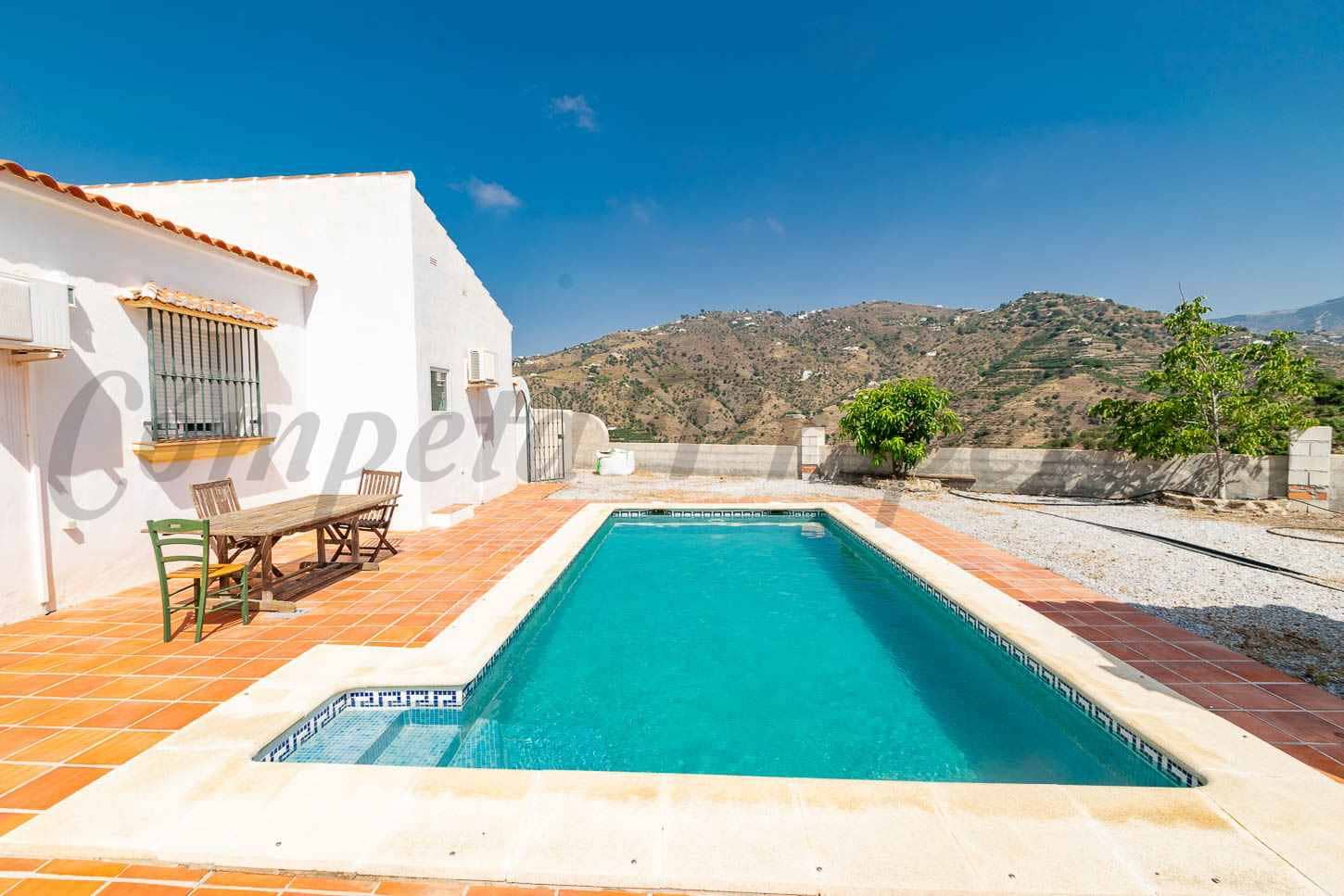 3 chambre Finca/Maison de Campagne à vendre à Competa avec piscine garage - 362 000 € (Ref: 10007685)