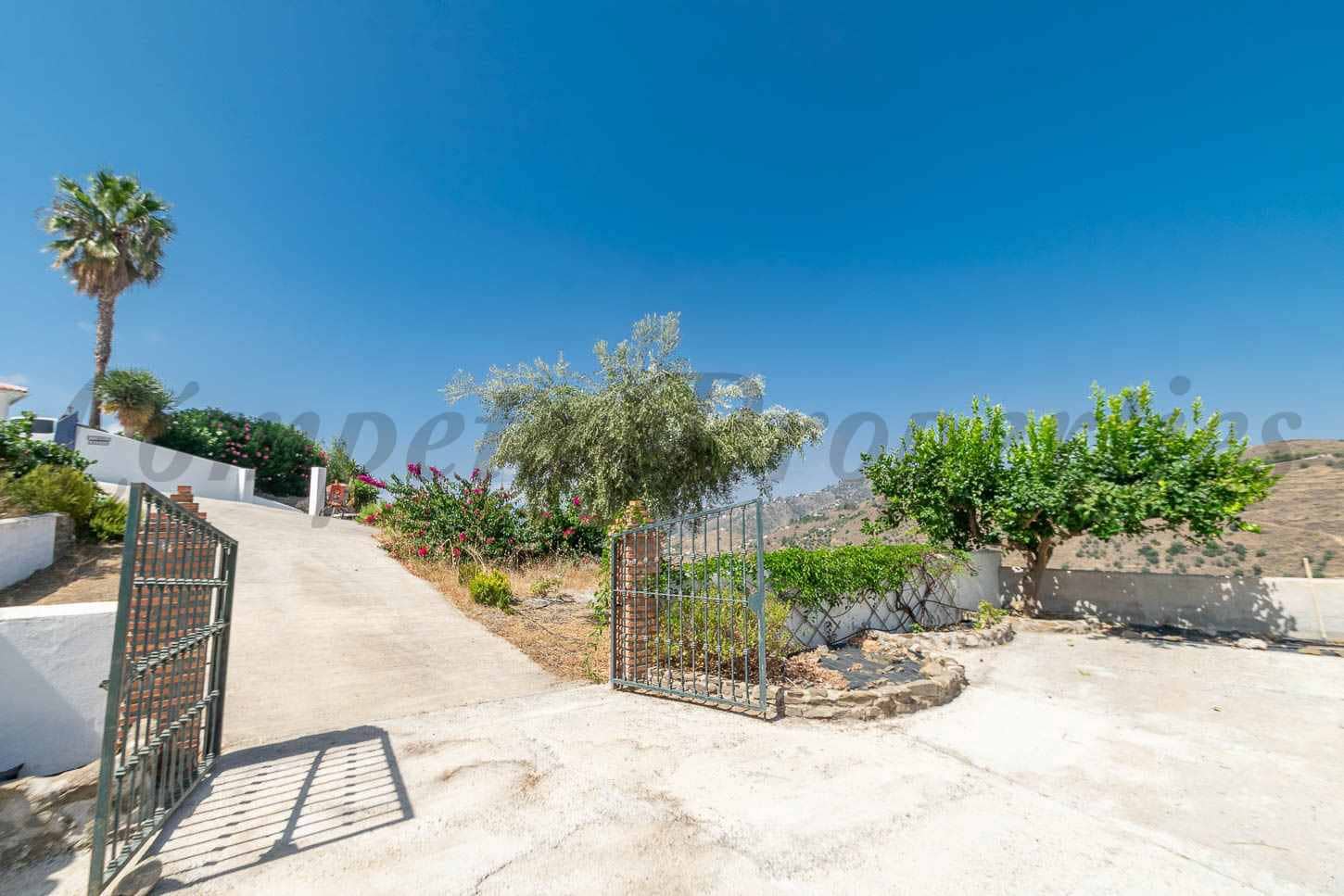 3 chambre Finca/Maison de Campagne à vendre à Competa avec piscine garage - 362 000 € (Ref: 10007685)