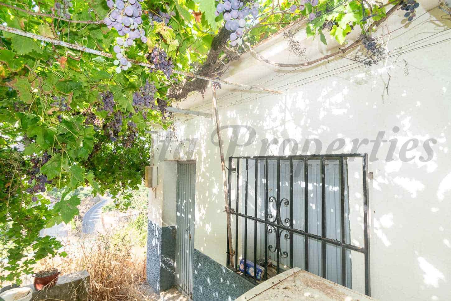 2 makuuhuone Maalaistalo myytävänä paikassa Torrox - 77 500 € (Ref: 10009329)