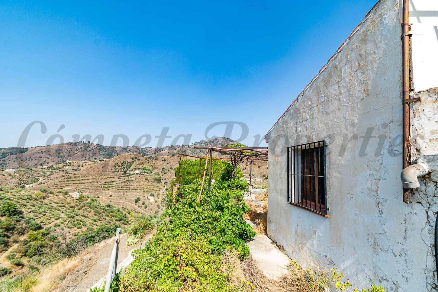 2 chambre Finca/Maison de Campagne à vendre à Torrox avec piscine - 190 000 € (Ref: 10012133)