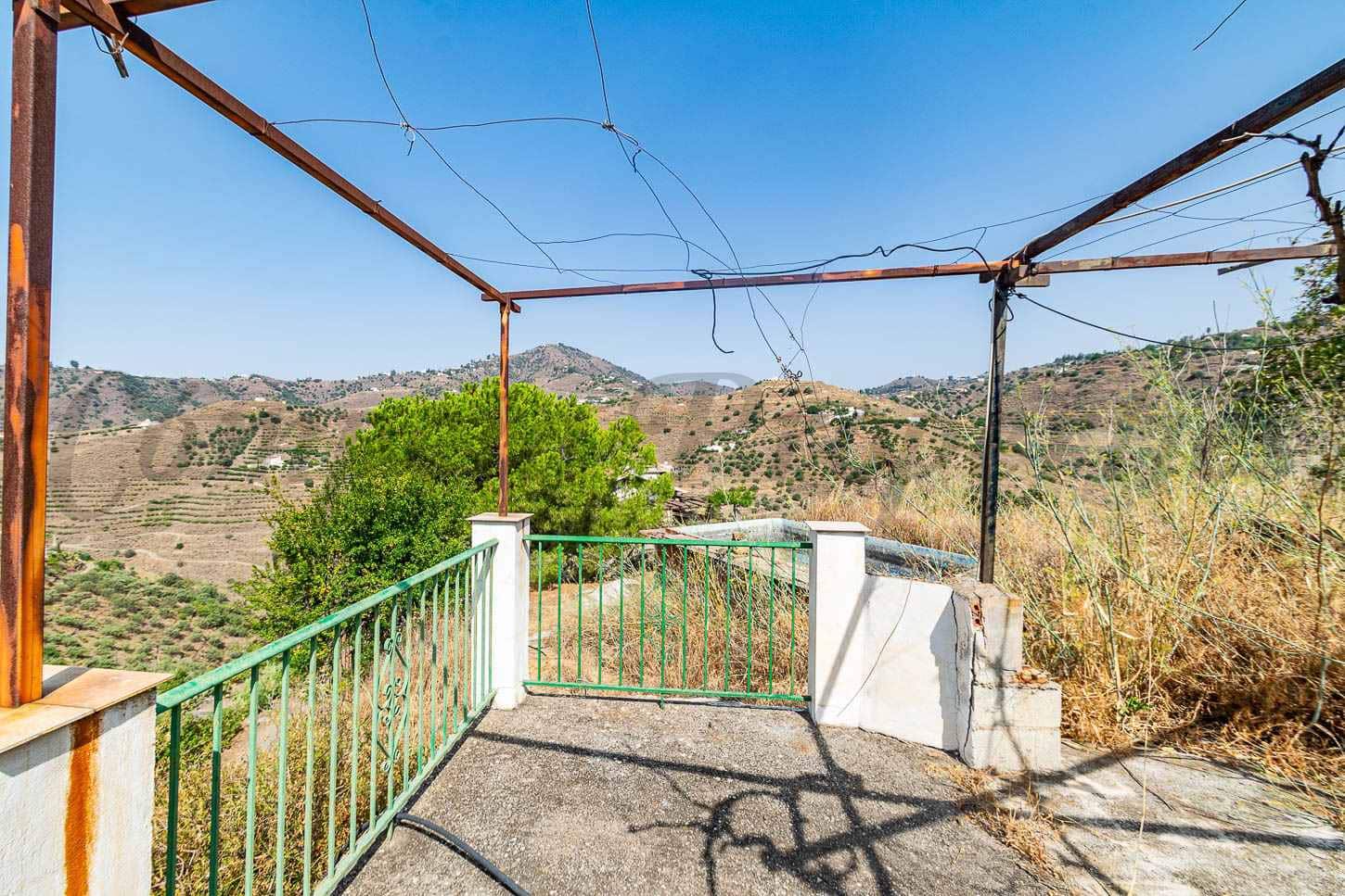 2 chambre Finca/Maison de Campagne à vendre à Torrox avec piscine - 190 000 € (Ref: 10012133)
