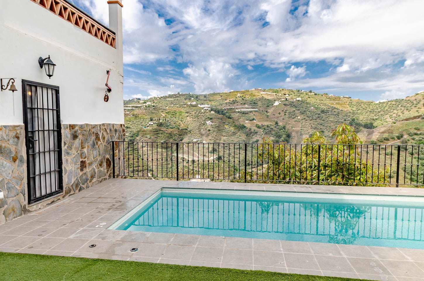 2 quarto Quinta/Casa Rural para venda em Torrox com piscina garagem - 330 000 € (Ref: 10021310)