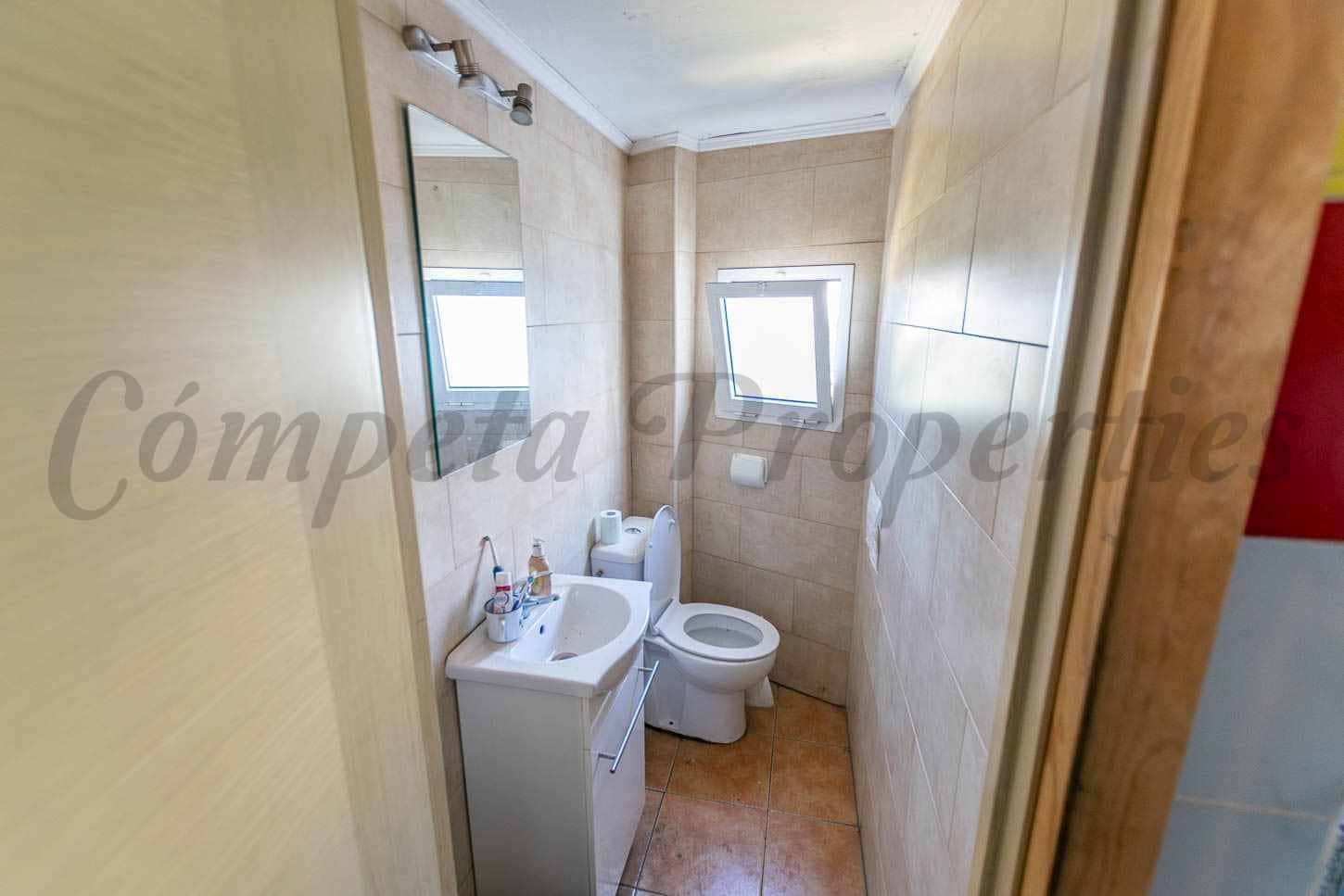 Local Commercial à louer à Competa - 2 000 € (Ref: 10030764)