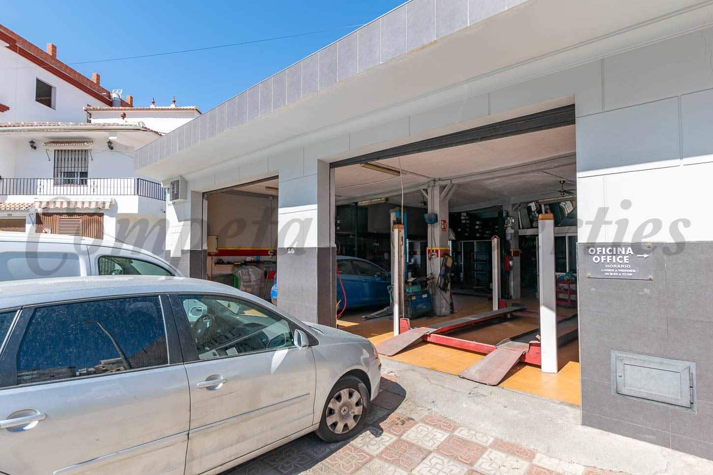 Local Commercial à louer à Competa - 2 000 € (Ref: 10030764)