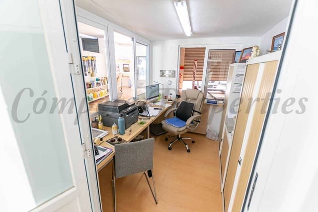 Bureau à louer à Cómpeta - 1 400 € (Ref: 10030864)