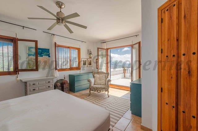 5 chambre Finca/Maison de Campagne à vendre à Cómpeta avec piscine - 780 000 € (Ref: 10033052)