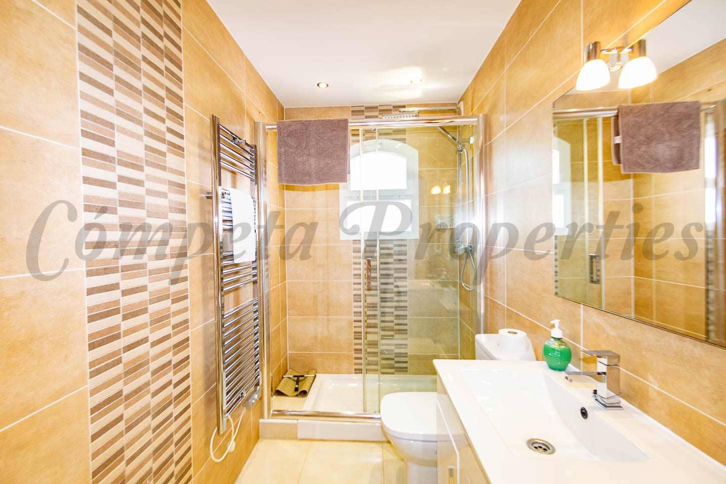 2 Zimmer Apartment zu verkaufen in Nerja mit Pool Garage - 325.000 € (Ref: 10034270)