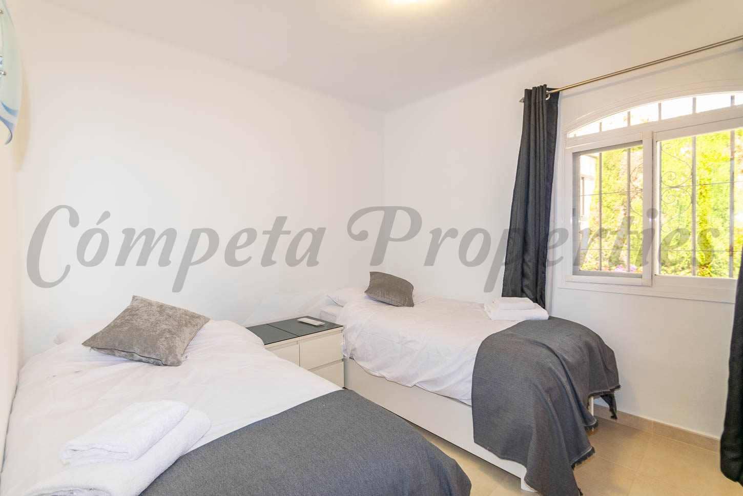 2 Zimmer Apartment zu verkaufen in Nerja mit Pool Garage - 325.000 € (Ref: 10034270)