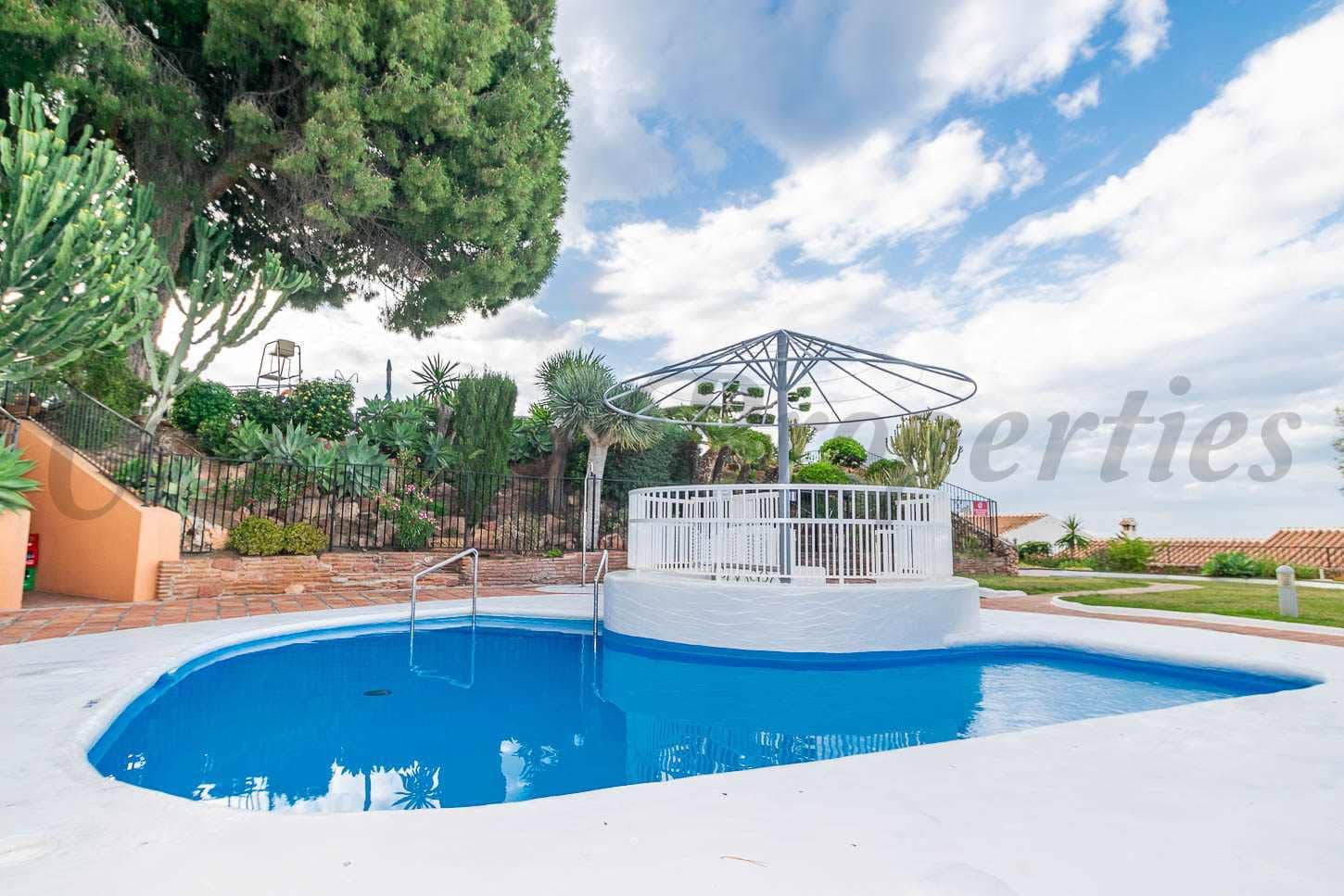 2 Zimmer Apartment zu verkaufen in Nerja mit Pool Garage - 325.000 € (Ref: 10034270)