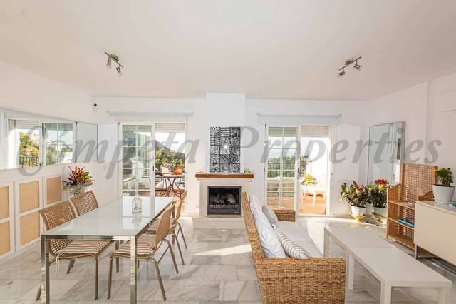 3 soveværelse Byhus til salg i Frigiliana med swimmingpool garage - € 950.000 (Ref: 10034391)