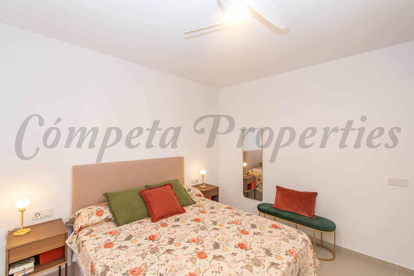 2 soveværelse Lejlighed til leje i Torrox-Costa med swimmingpool garage - € 1.250 (Ref: 10051900)