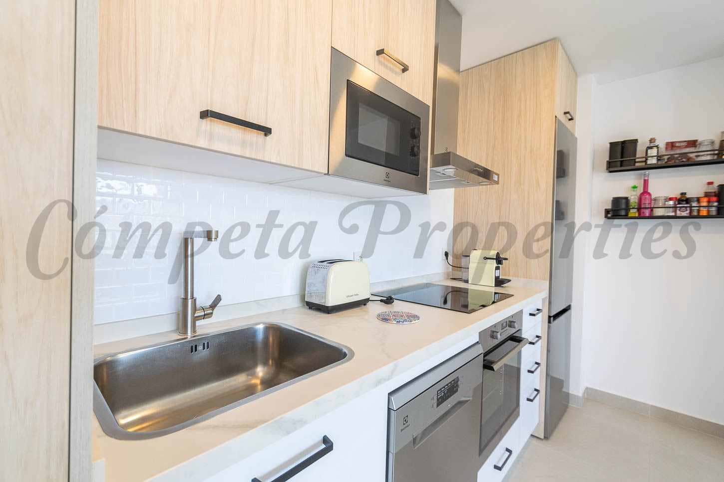 2 soveværelse Lejlighed til leje i Torrox-Costa med swimmingpool garage - € 1.250 (Ref: 10051900)