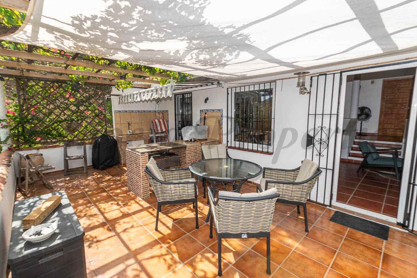 2 soveværelse Finca/Landehus til salg i Torrox med swimmingpool garage - € 269.000 (Ref: 10054327)