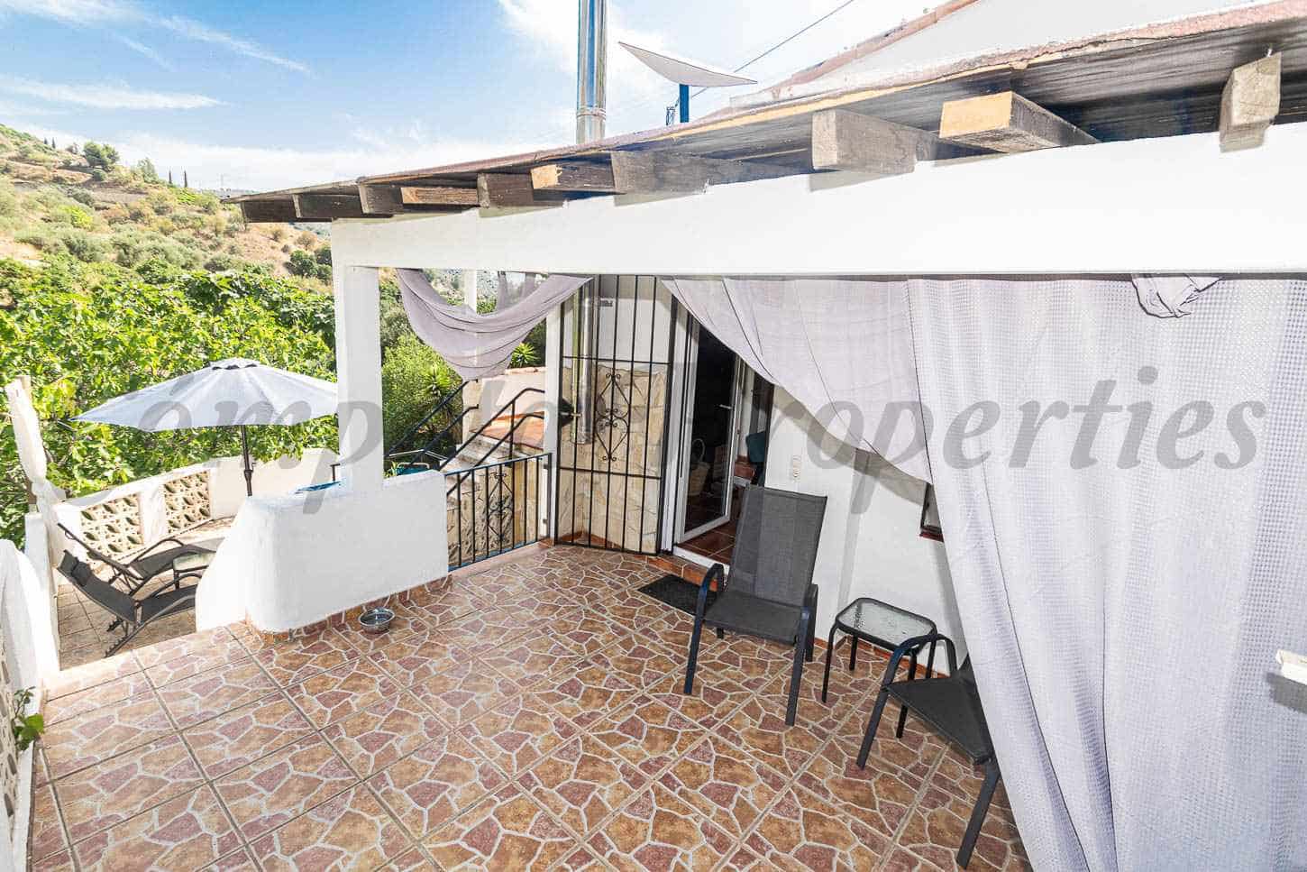 2 soveværelse Finca/Landehus til salg i Torrox med swimmingpool garage - € 269.000 (Ref: 10054327)