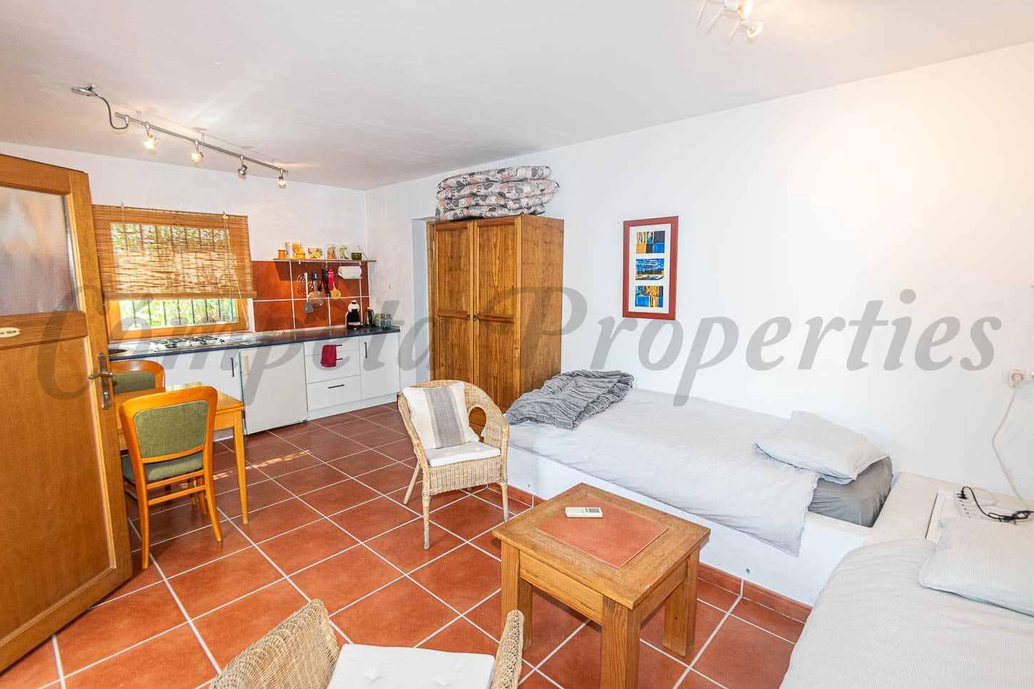 2 soveværelse Finca/Landehus til salg i Torrox med swimmingpool garage - € 269.000 (Ref: 10054327)