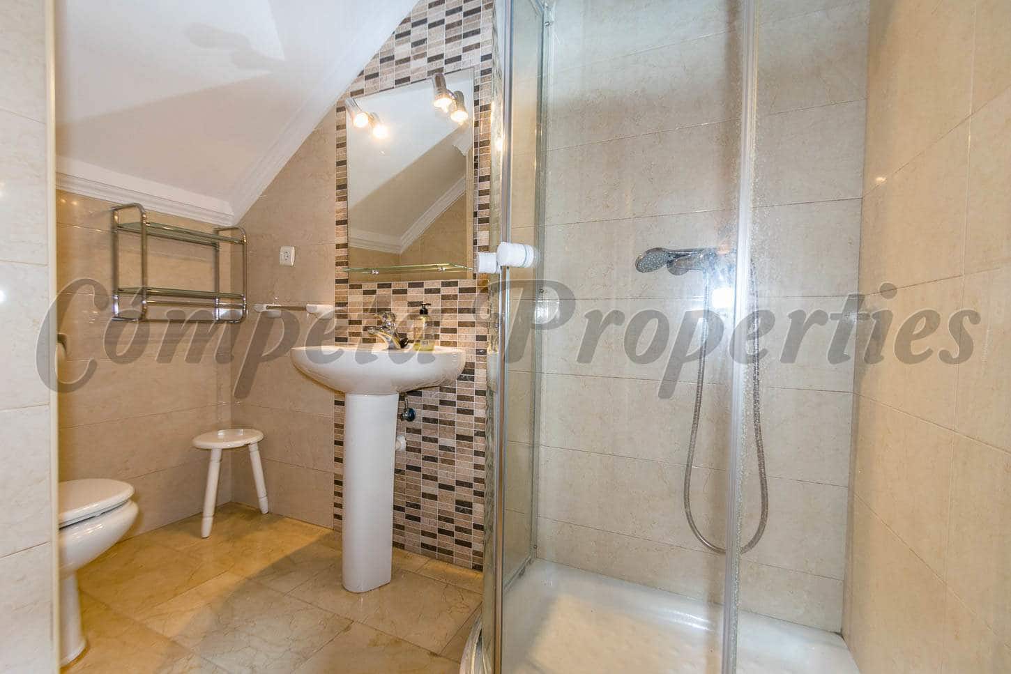 3 soveværelse Byhus til leje i Nerja med swimmingpool garage - € 1.100 (Ref: 10057560)
