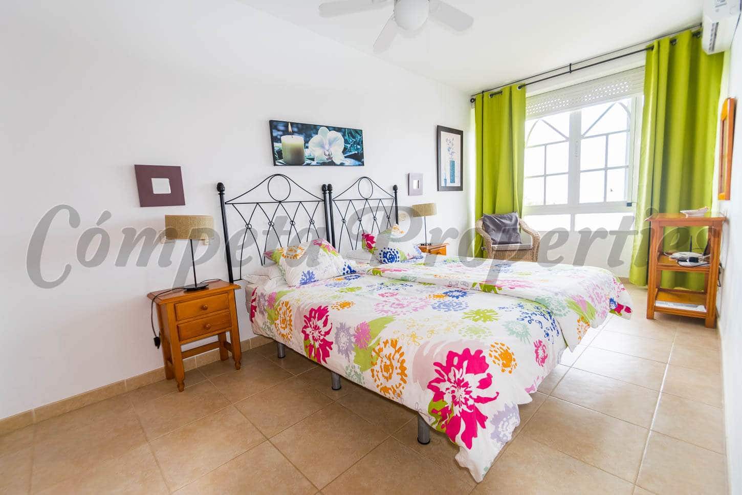 3 soveværelse Byhus til leje i Nerja med swimmingpool garage - € 1.100 (Ref: 10057560)